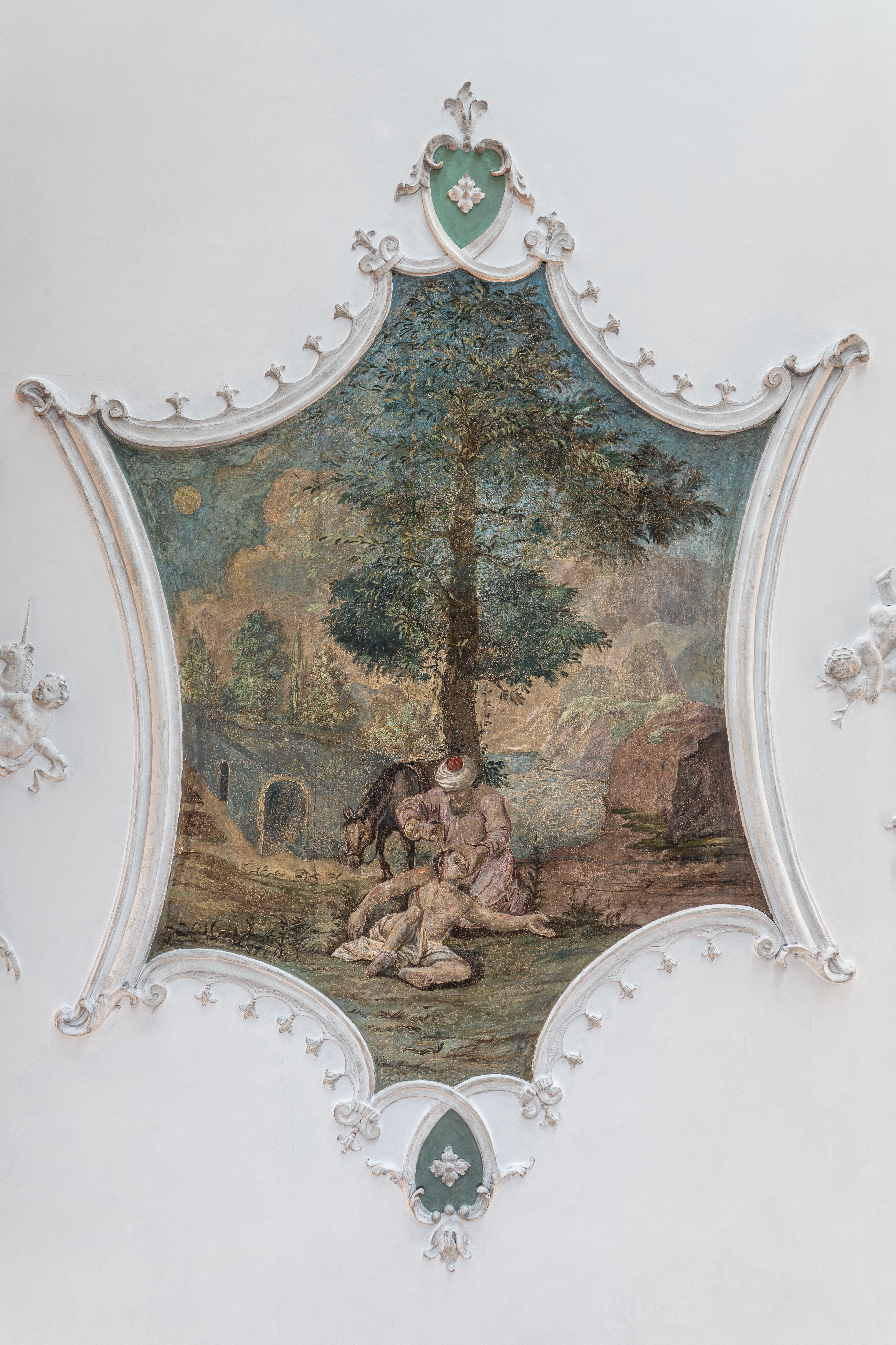 Memmingen, Kramerstrasse 33, Einhorn-Apotheke, Das Hauptbild: Barmherziger Samariter