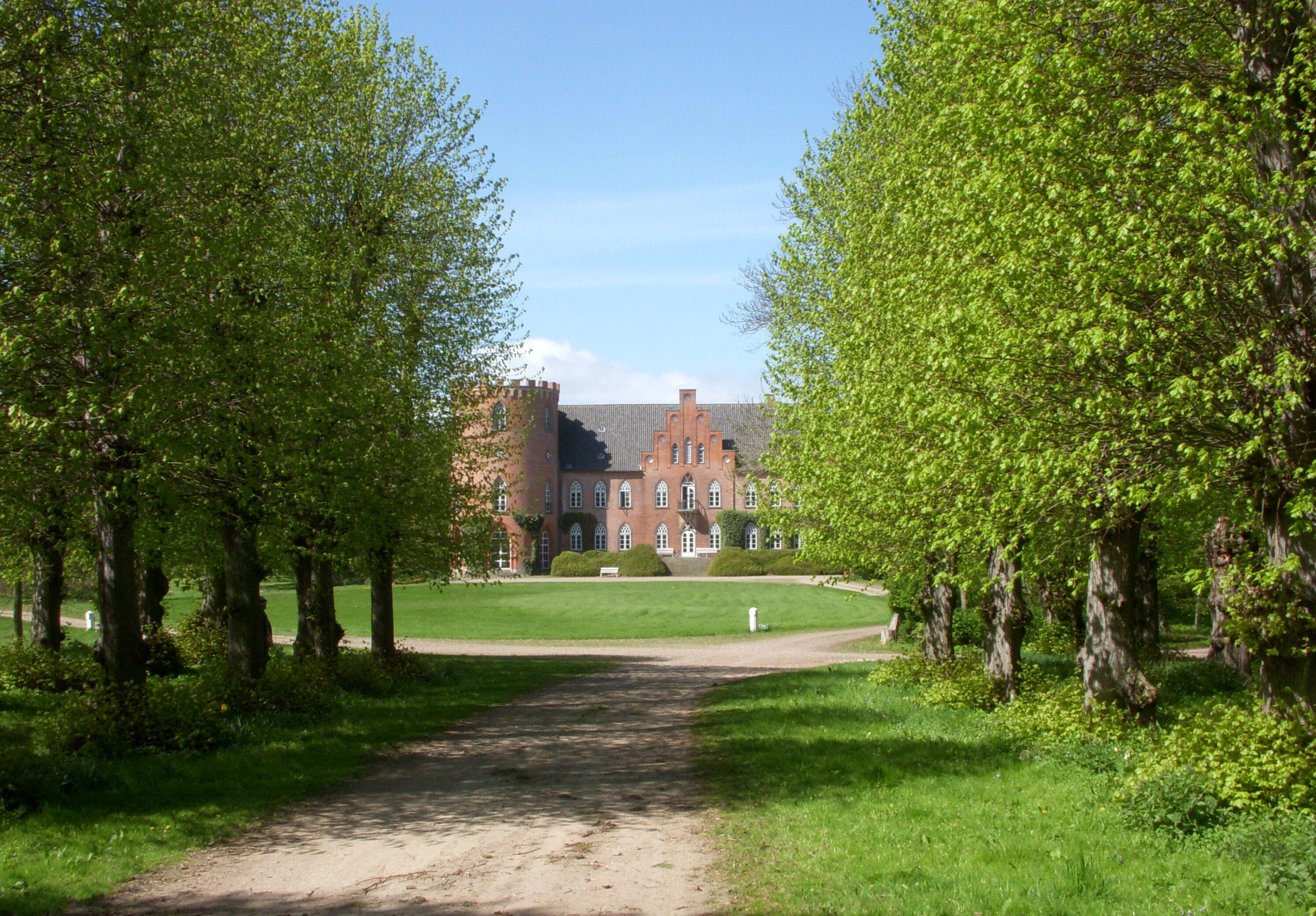 Gut Farve im Maj 2012