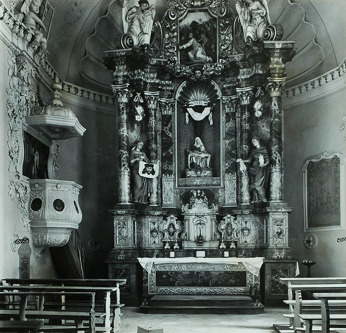 Otting, Schlosskapelle Mater dolorosa