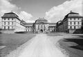 Eichenzell, Schloss Fasanerie, Ansicht des Ehrenhofs von Westen, 1957 (unbekannter Fotograf)