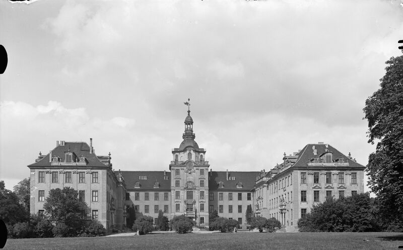 Datei:9a8207f3-83ed-42cb-8e07-65b07d1a639a.jpg