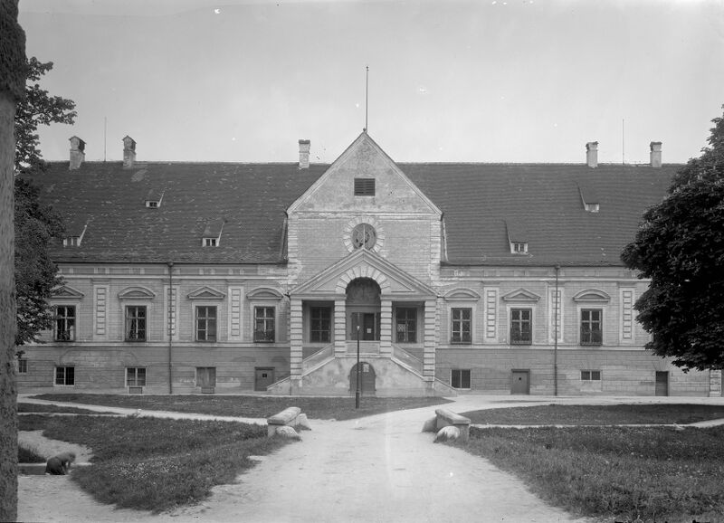 Datei:98cc78e4-80ce-4c39-8a83-8c95b8079d54.jpg